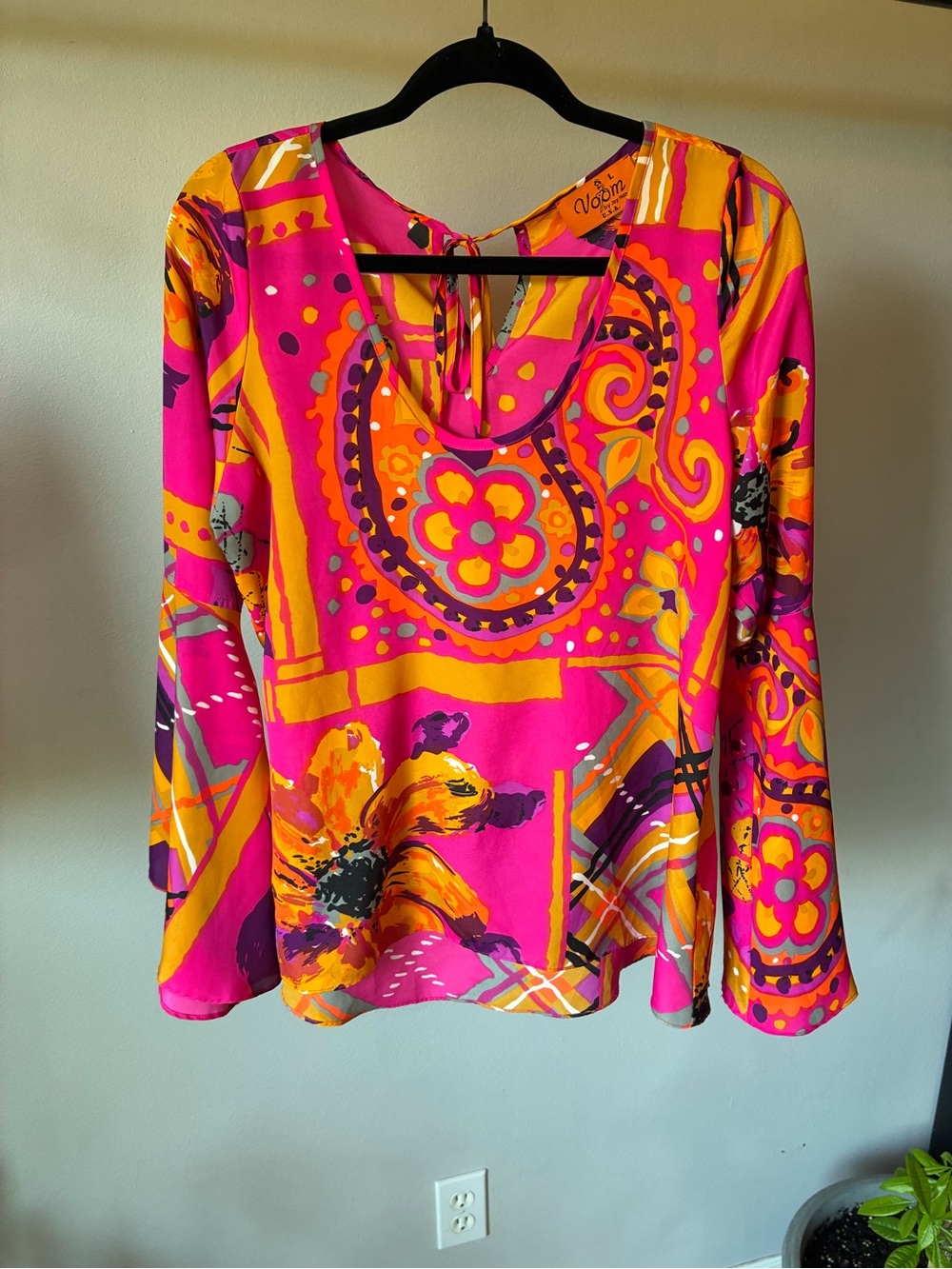 Voom by Joy Han Colorful Floral Bell Sleeve Blouse – Size Large